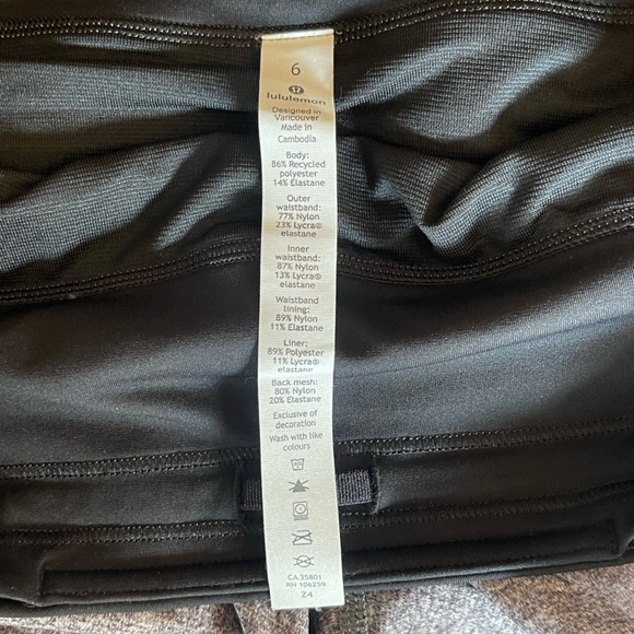 Lululemon shorts black and gray size 6 - Picture 7 of 7